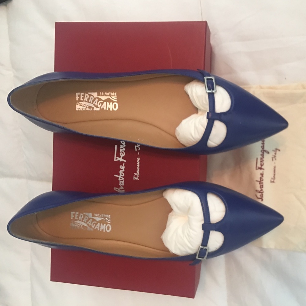New Ferragamo Blue Leather Flats - Picture 2 of 4